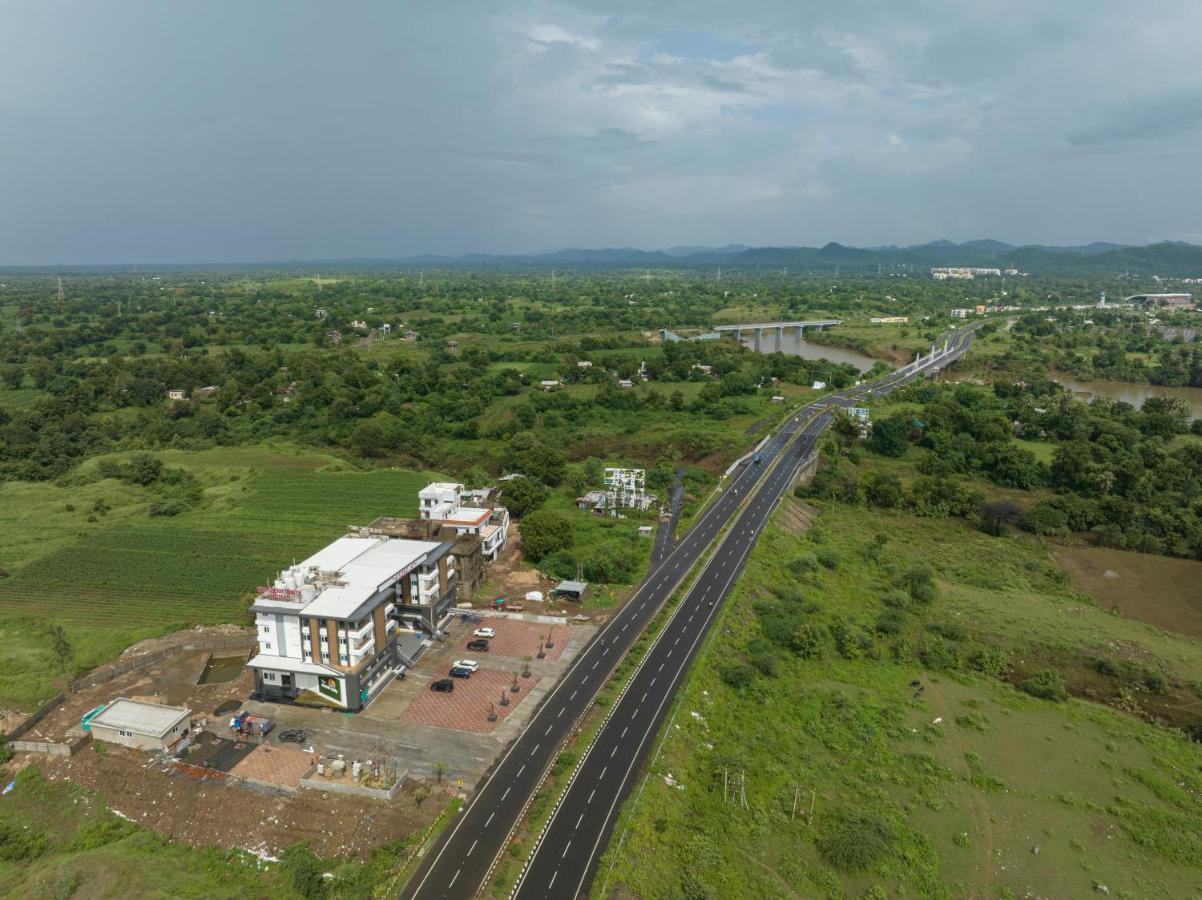 Hotel The Scenic Unity à Garudeshwar Extérieur photo